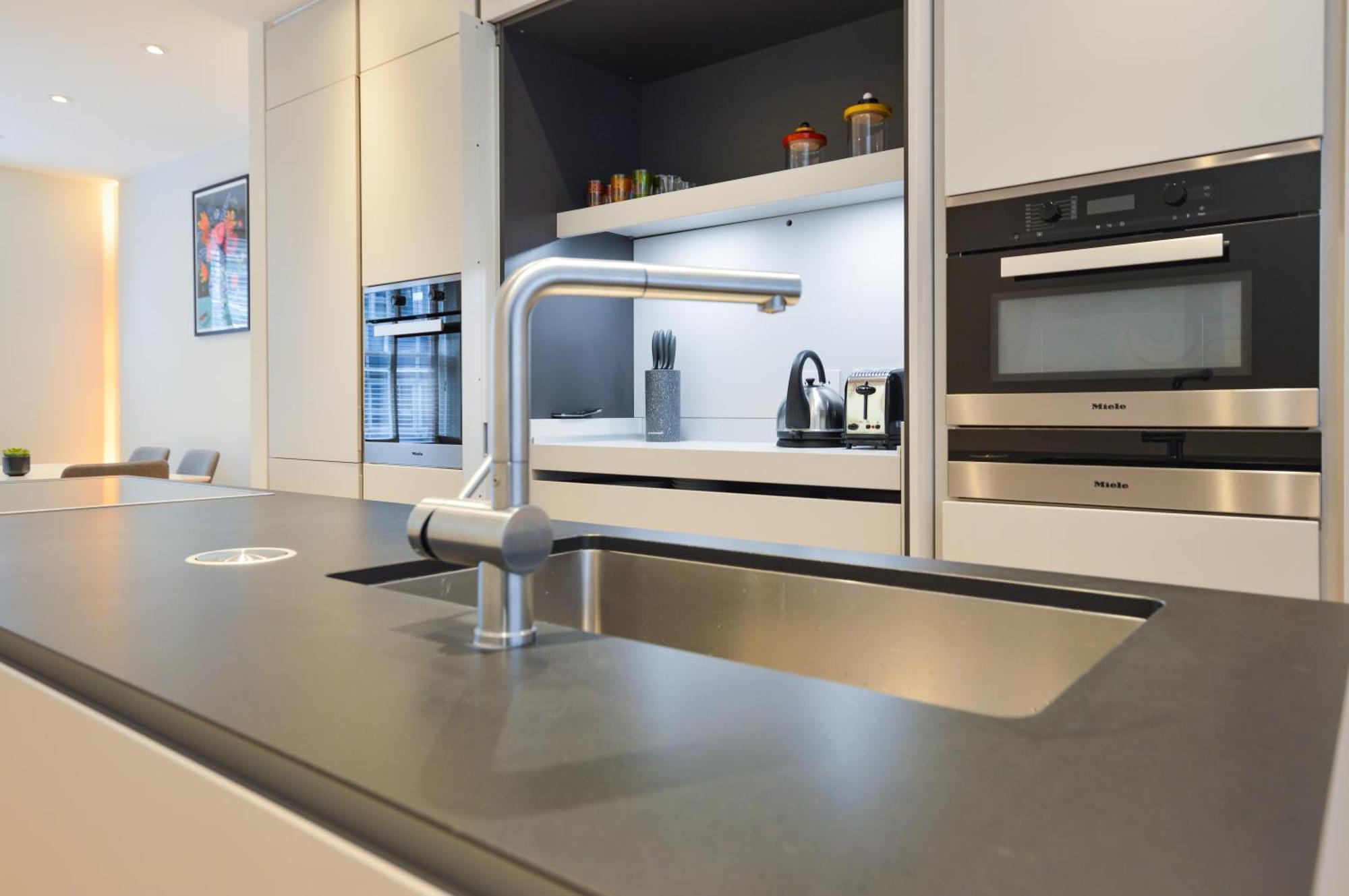 Noho 132 Serviced Apartments By Concept Apartments 런던 외부 사진